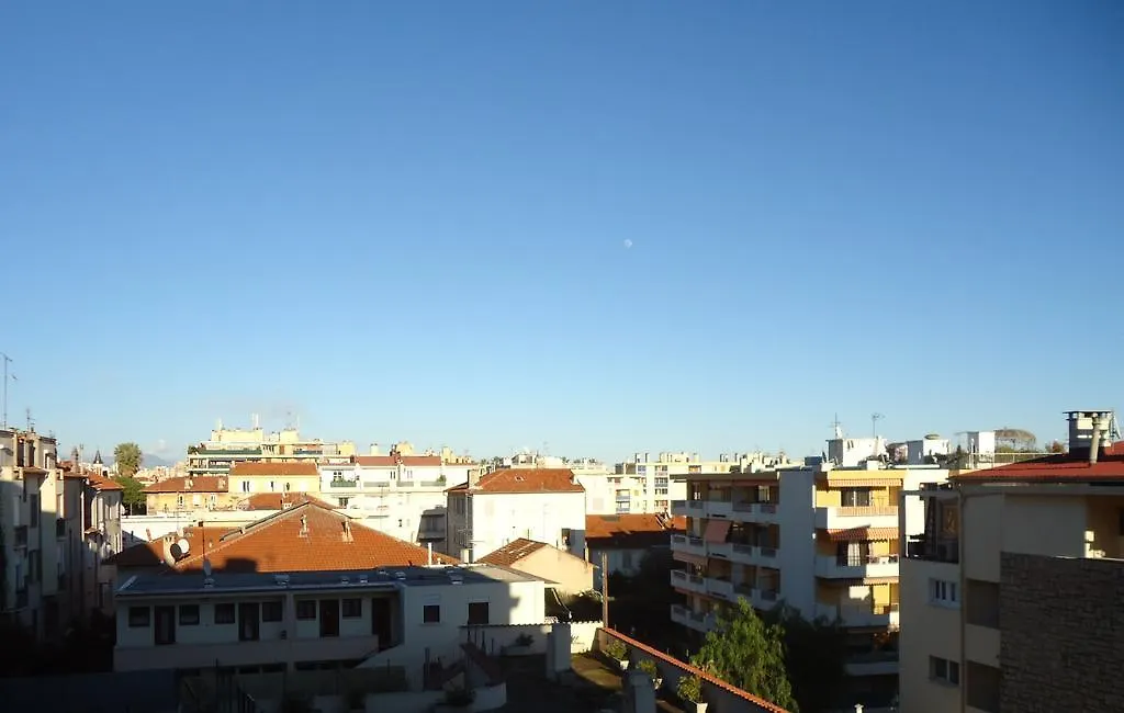 Studios A Golfe Juan France