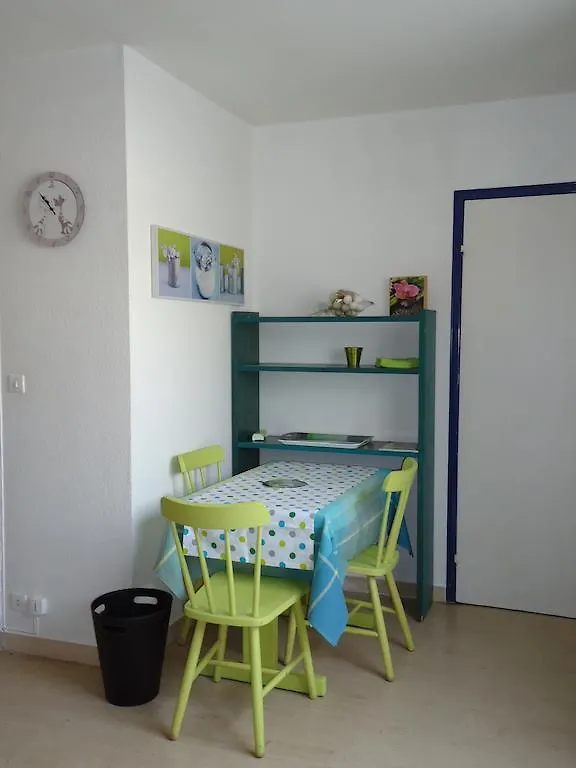 Studios A Golfe Juan 0*, Golfe-Juan France